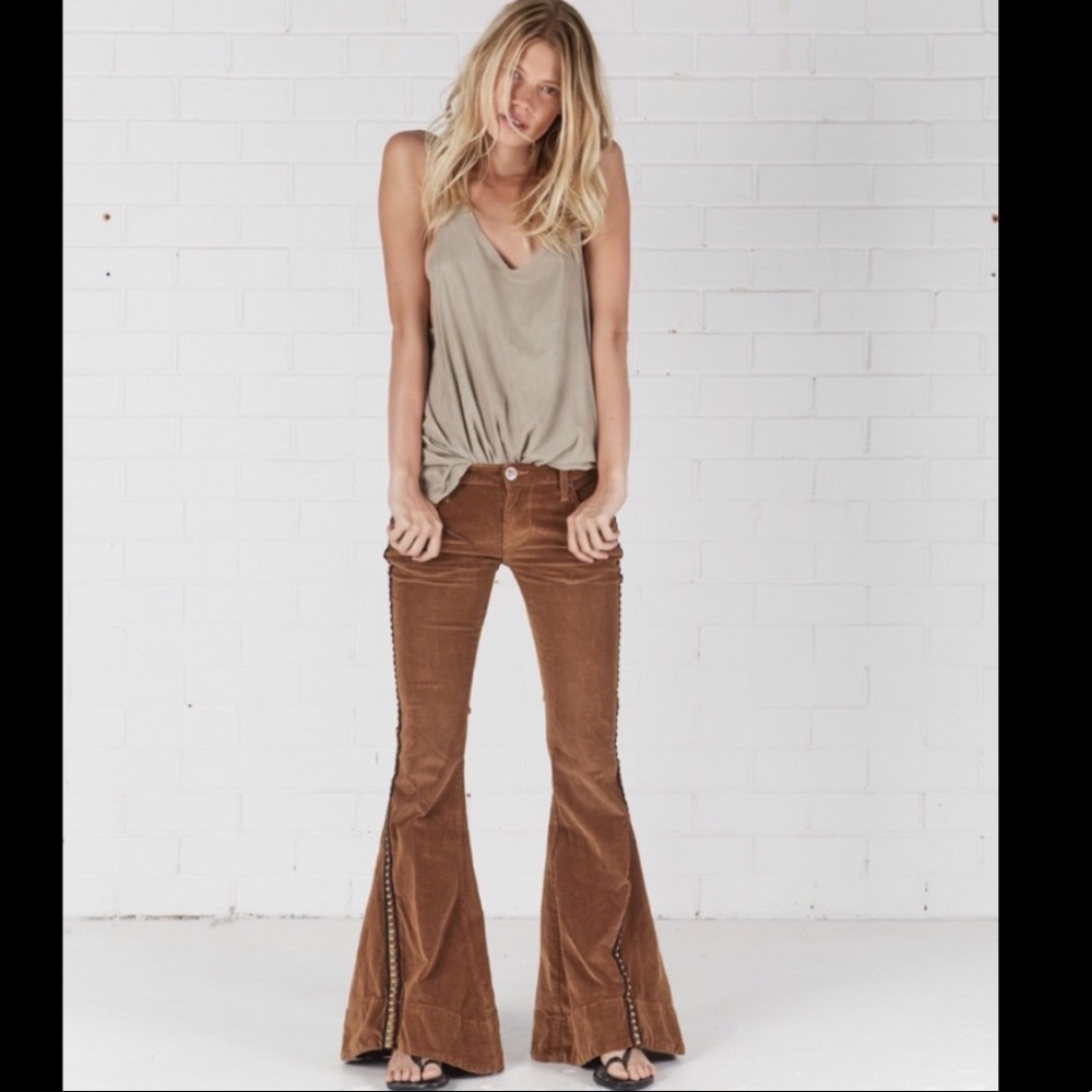 ✌🏻One teaspoon Wild Bear Marines Flare Pants ✌🏻